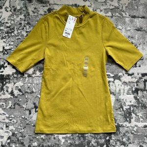 NWT Uniqlo High Neck Top XXS